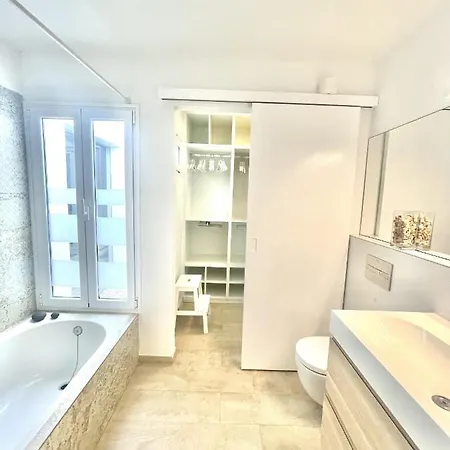 Casahost Townhouse Lise *